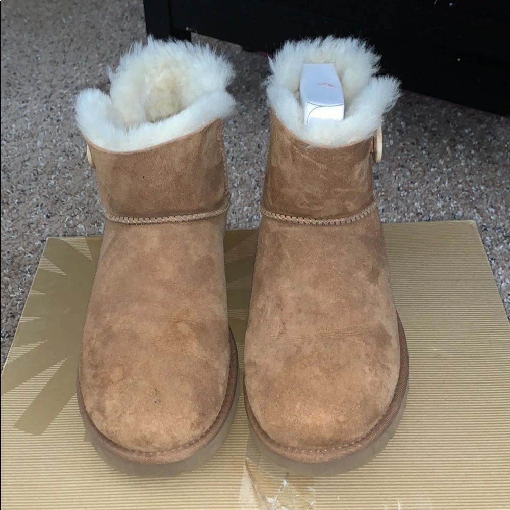 Ugg Mini Bailey Button boot
